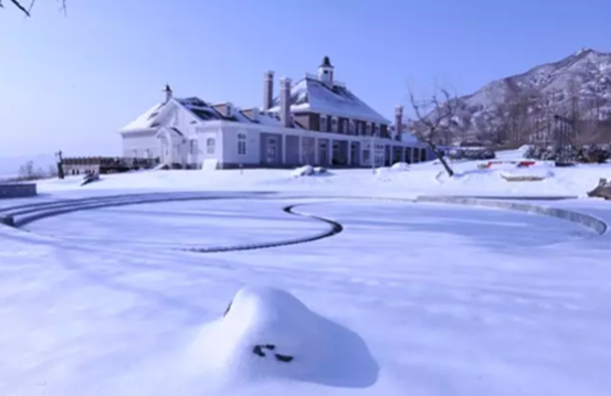 美式小镇引燃“冬奥”火炬 激情圣诞纵享冰雪奇缘